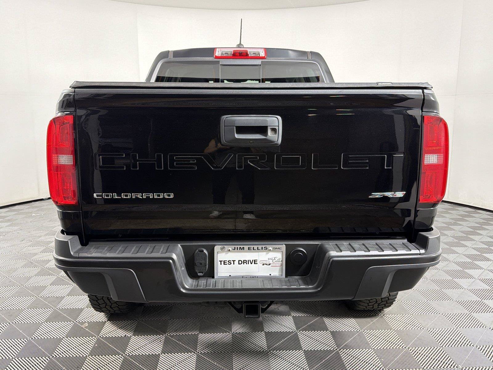 Certified 2022 Chevrolet Colorado ZR2 w/ ZR2 Midnight Special Edition AWD/4WD image 5