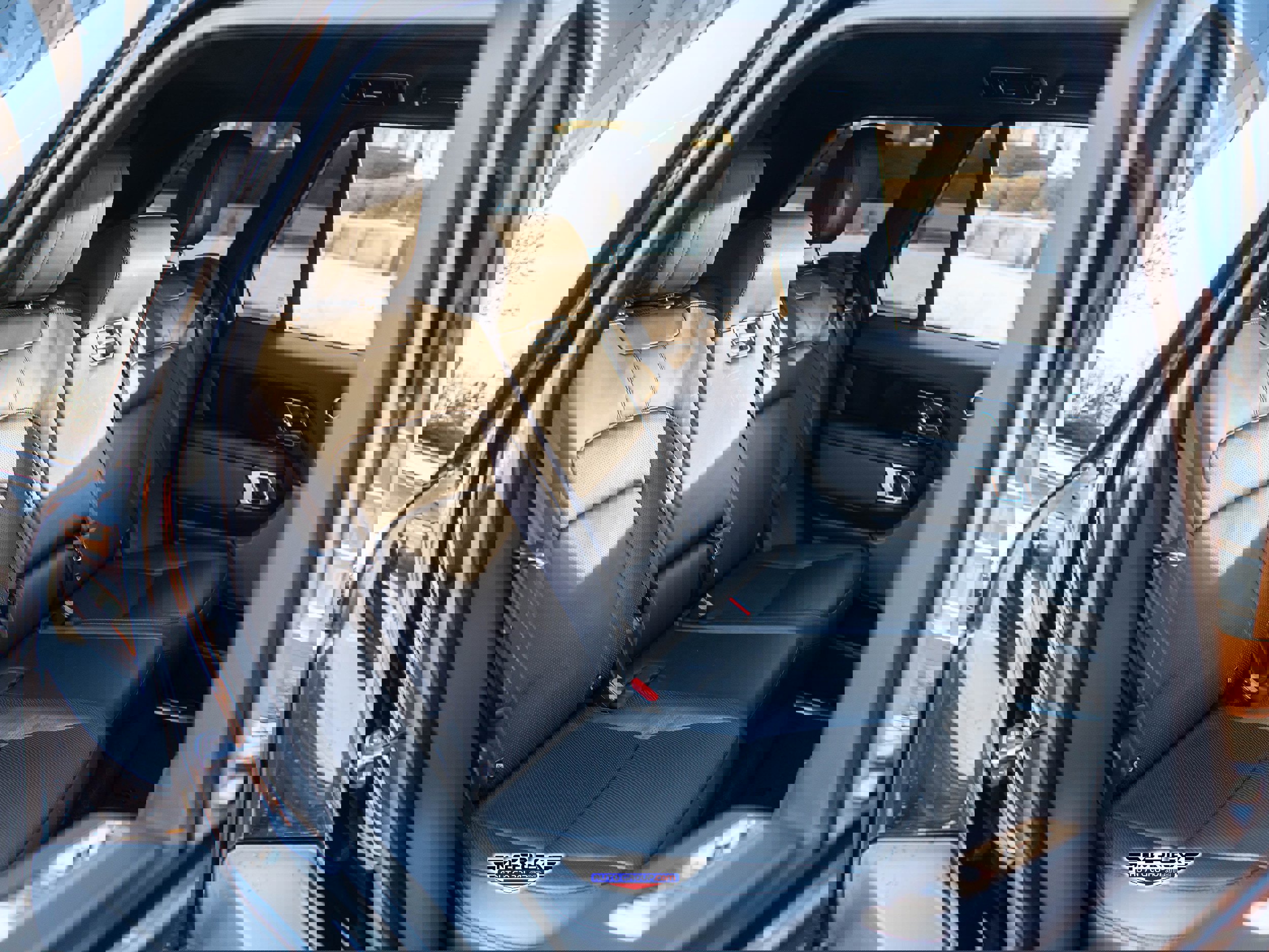 Used 2020 Land Rover Range Rover HSE image 18