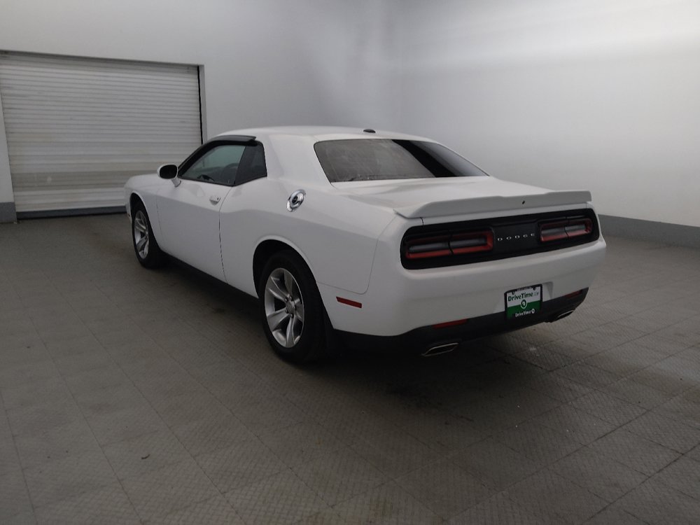 Used 2021 Dodge Challenger SXT w/ Driver Convenience Group RWD image 5