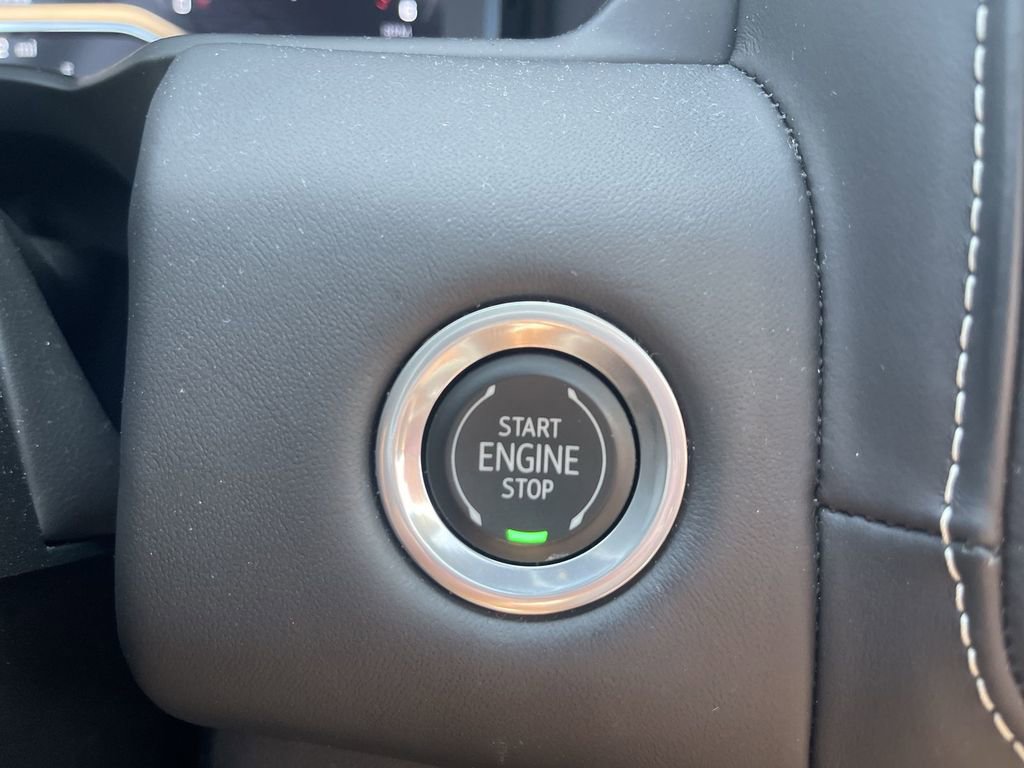 Used 2023 GMC Yukon Denali Ultimate image 15