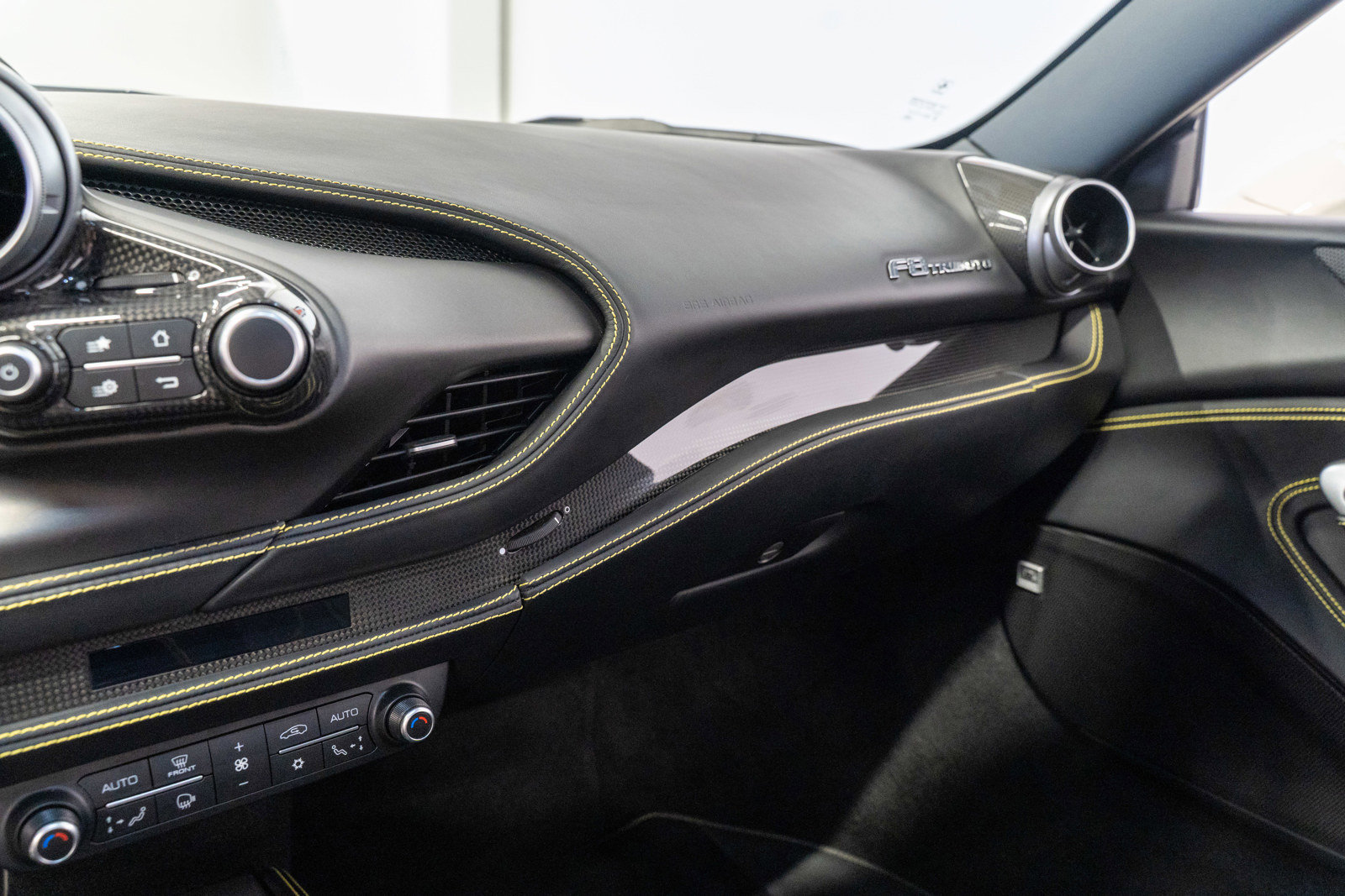 Used 2021 Ferrari F8 Tributo RWD image 7