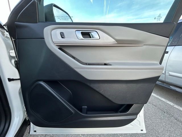 Used 2025 Ford Explorer Active w/ Active Comfort Package image 35