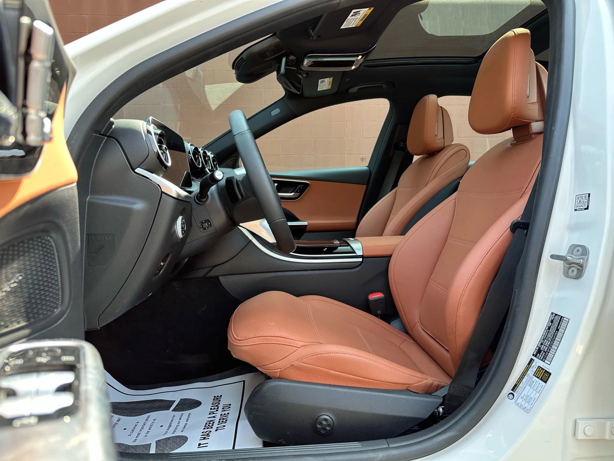 Used 2025 Mercedes-Benz C 300 4MATIC Sedan image 17