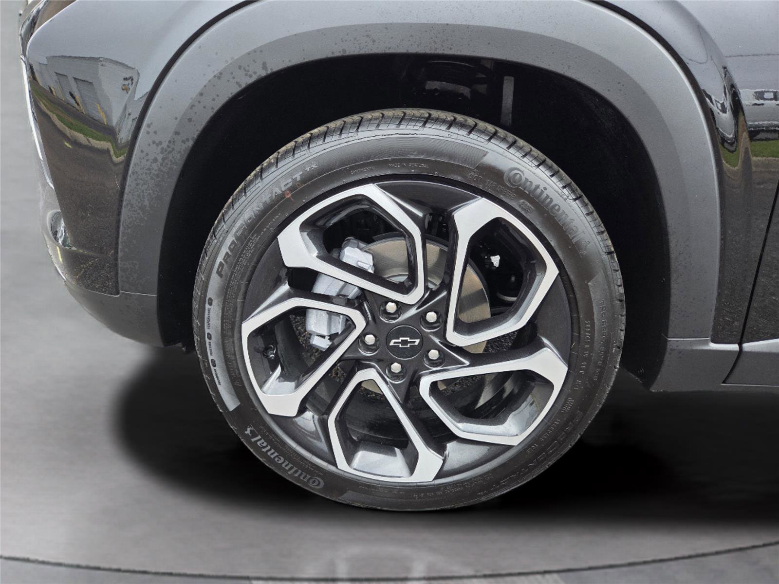 Used 2026 Chevrolet Trax RS w/ Sunroof Package FWD image 35