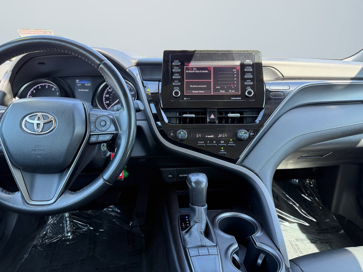 Used 2022 Toyota Camry SE w/ Carpet Mat Package (TMS) FWD image 9
