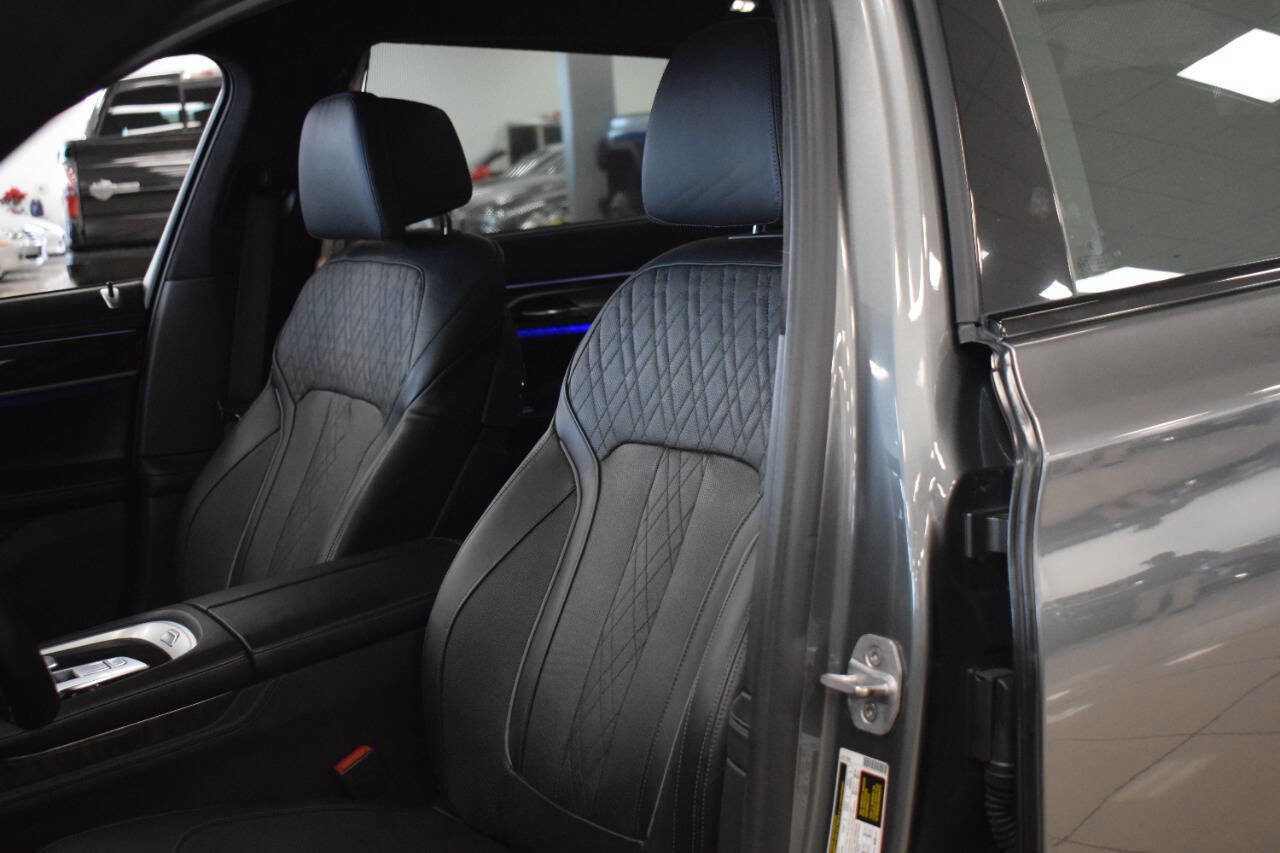 Used 2018 BMW 750i image 51