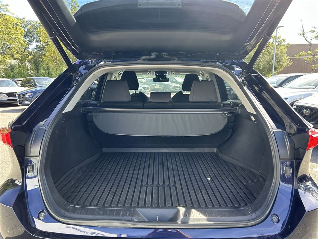 Used 2021 Toyota Venza LE image 26