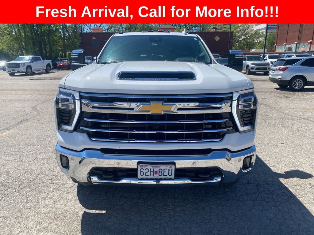Used 2024 Chevrolet Silverado 2500 LTZ w/ LTZ Plus Package AWD/4WD image 2