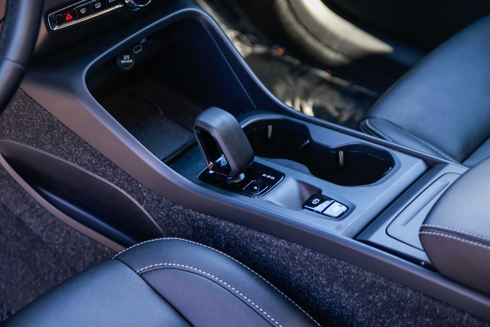 Used 2025 Volvo XC40 B5 Core AWD/4WD image 22