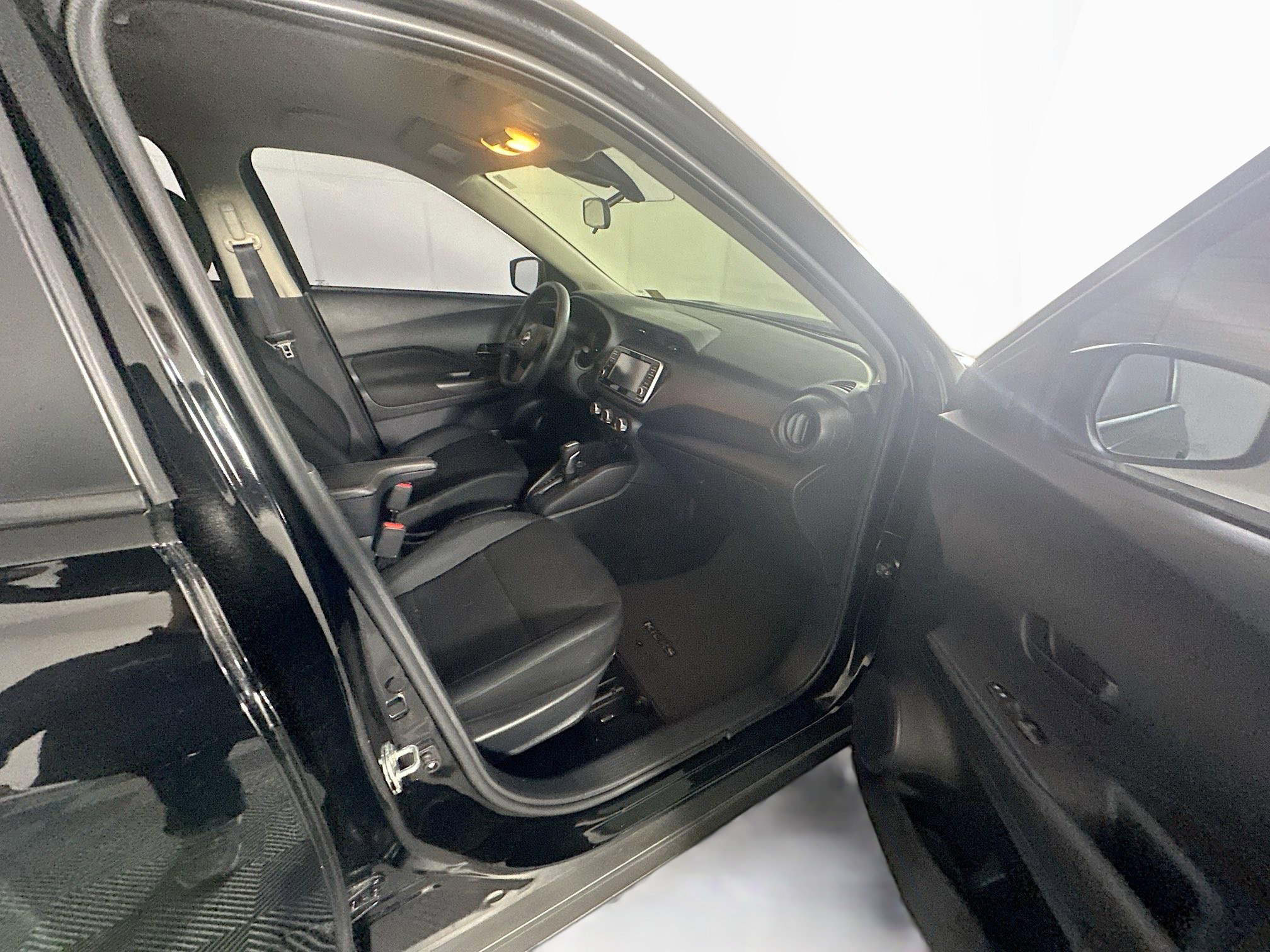 Used 2024 Nissan Kicks S image 29