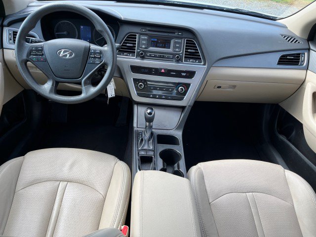 Used 2015 Hyundai Sonata SE FWD image 20