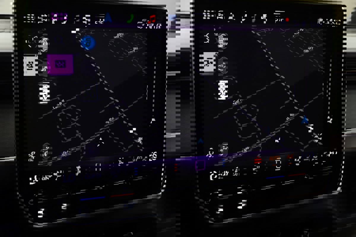 Used 2025 Volkswagen ID. Buzz Pro S image 9