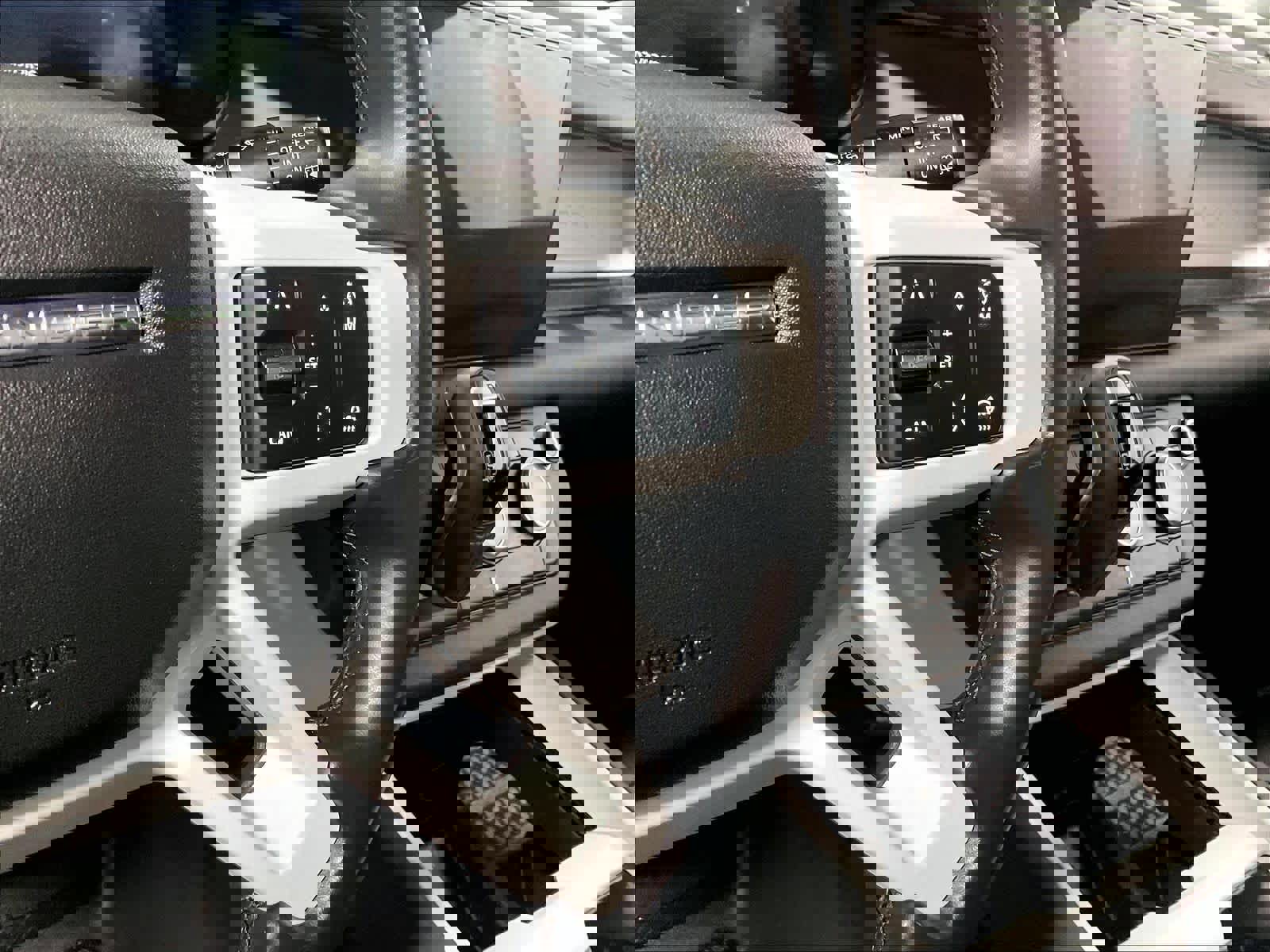 Used 2025 Land Rover Defender 110 S image 25