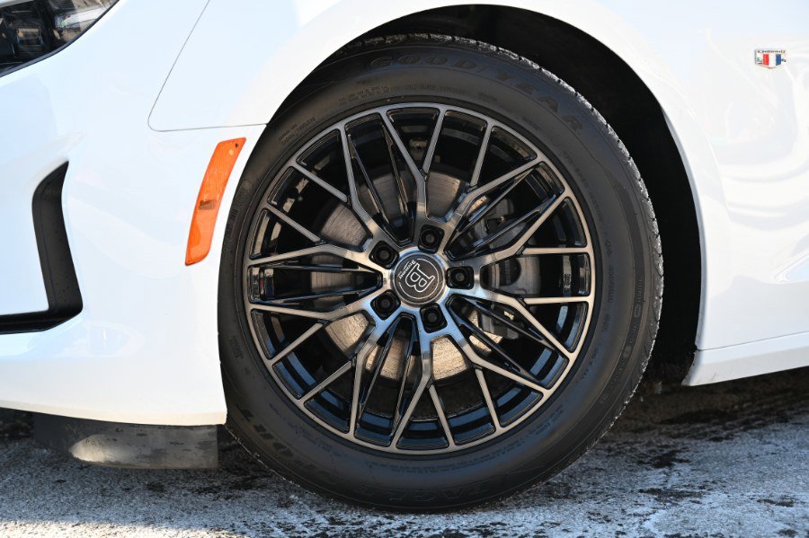 Used 2022 Chevrolet Camaro LT w/ Technology Package image 11