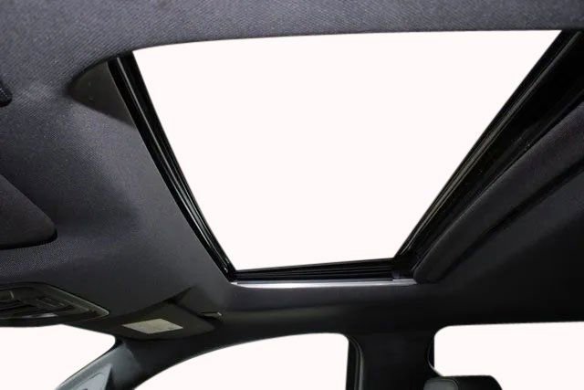 Used 2019 Chevrolet Silverado 1500 High Country w/ Technology Package image 28