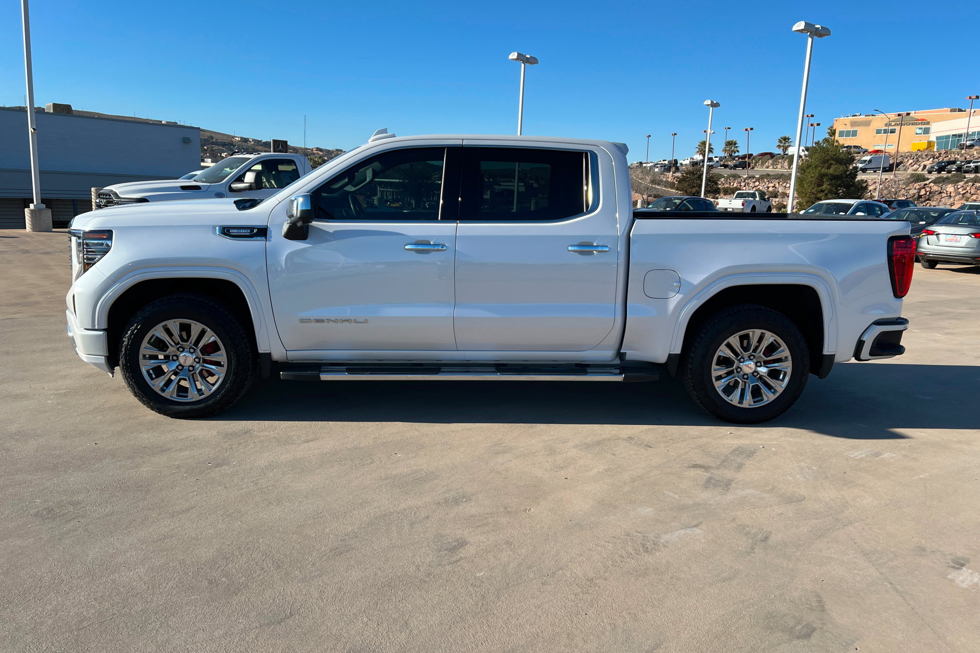 Used 2024 GMC Sierra 1500 Denali AWD/4WD image 2