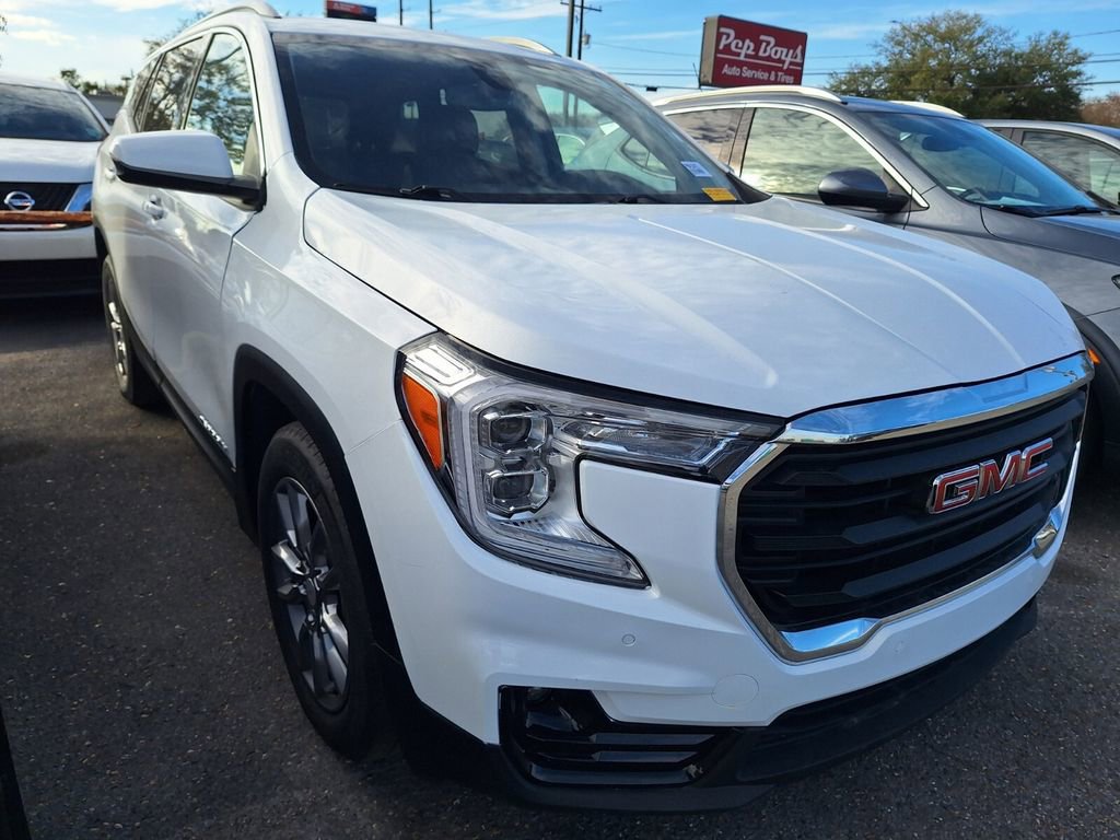 Used 2023 GMC Terrain SLT image 3