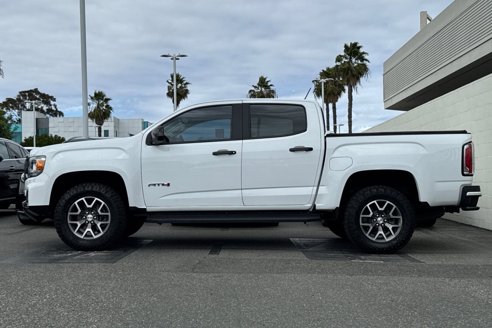 Used 2022 GMC Canyon AT4 w/ Trailering Package AWD/4WD image 7