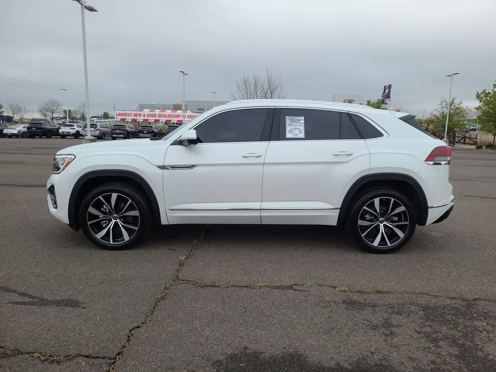 Used 2025 Volkswagen Atlas Cross Sport SEL Premium R-Line AWD/4WD image 11