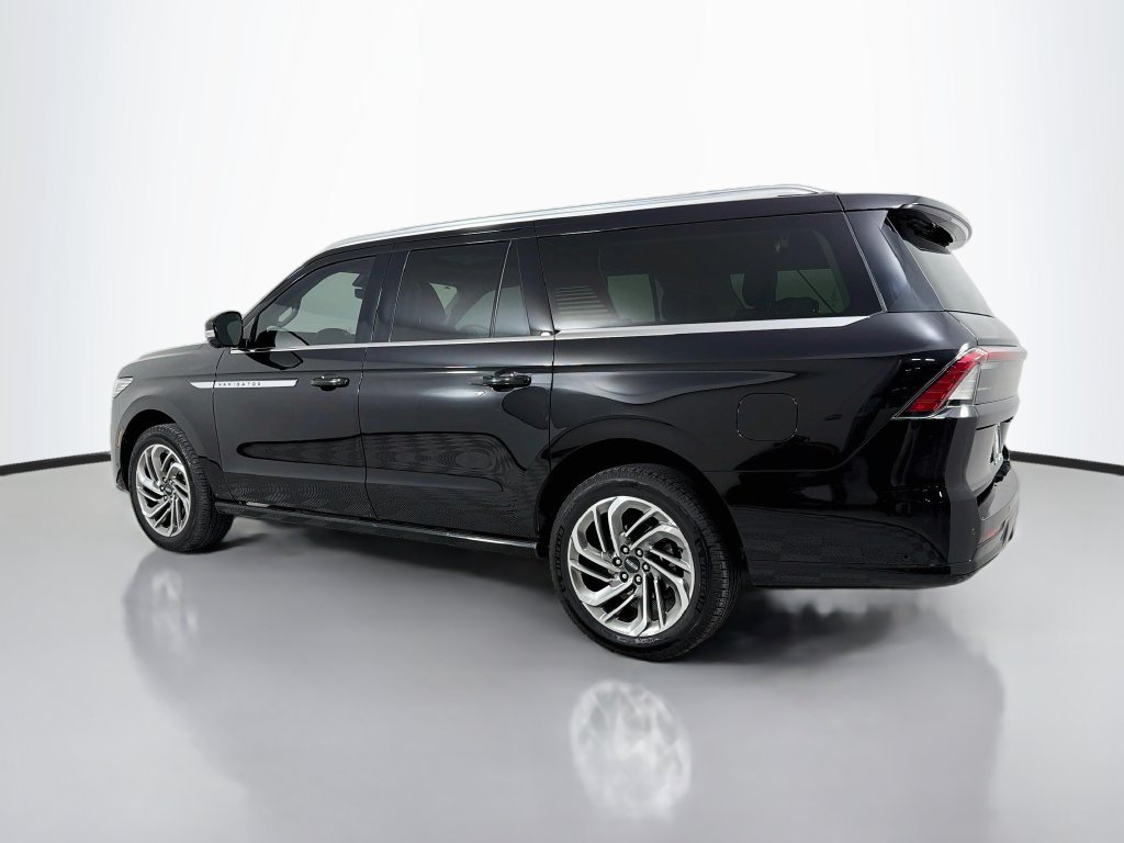 Used 2025 Lincoln Navigator L Reserve AWD/4WD image 7