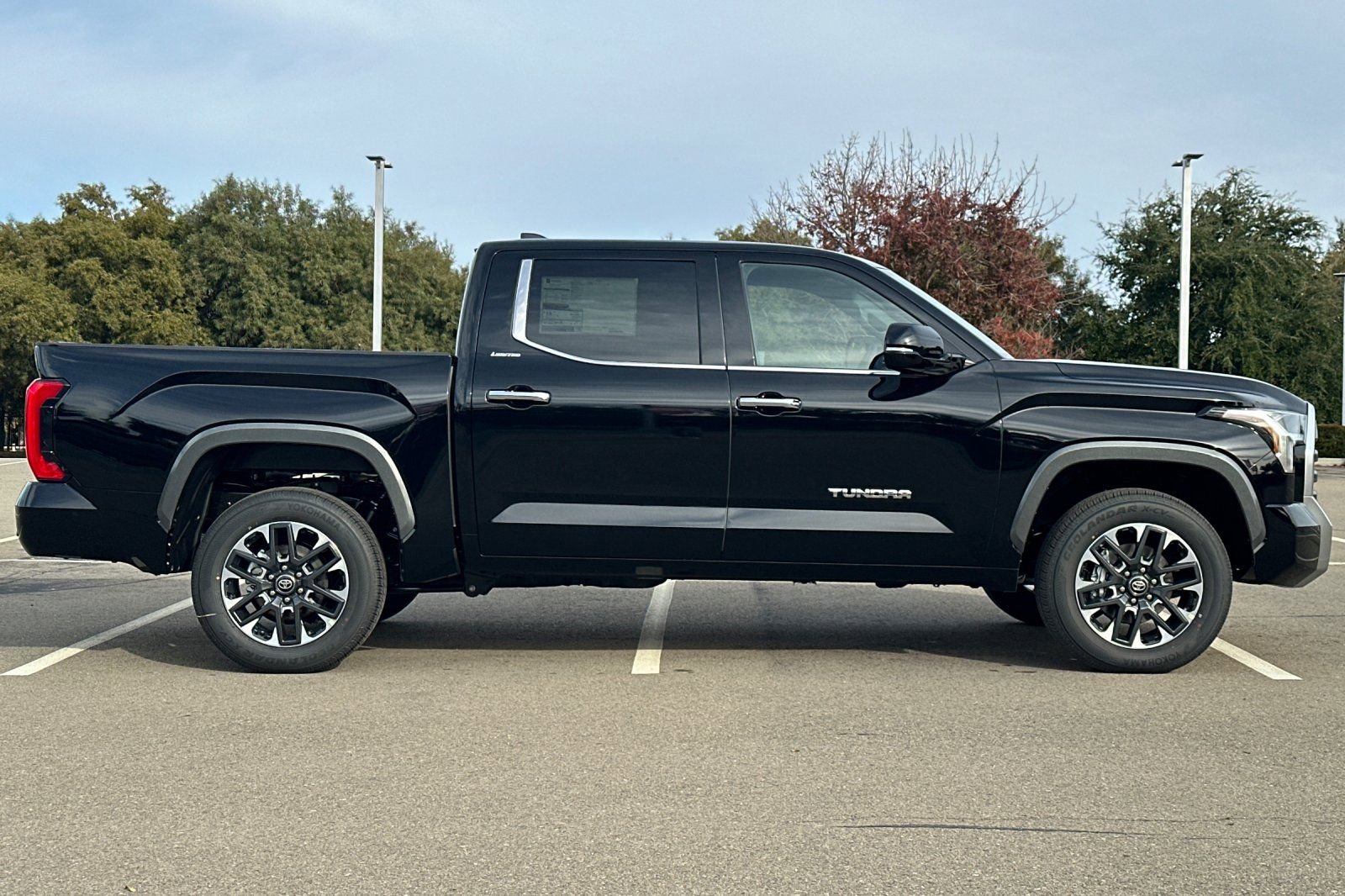 New 2026 Toyota Tundra Limited AWD/4WD image 3