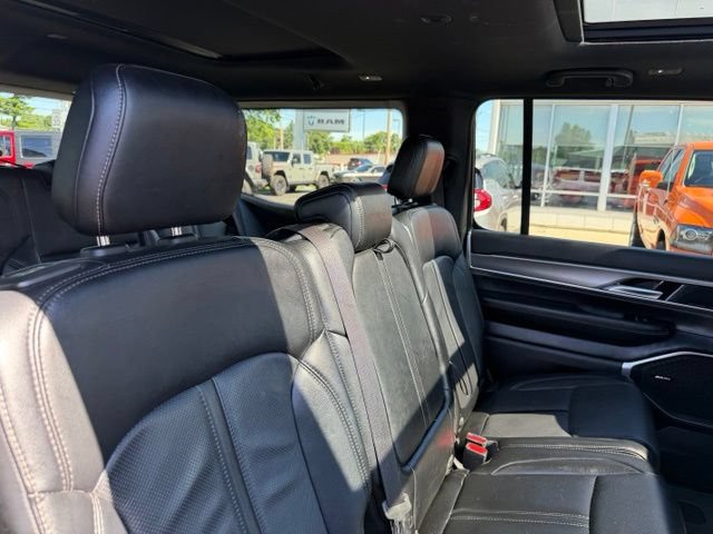 Used 2024 Jeep Wagoneer Series II AWD/4WD image 39