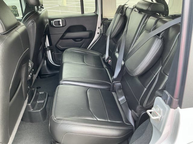 Used 2023 Jeep Wrangler Unlimited Sahara AWD/4WD image 13