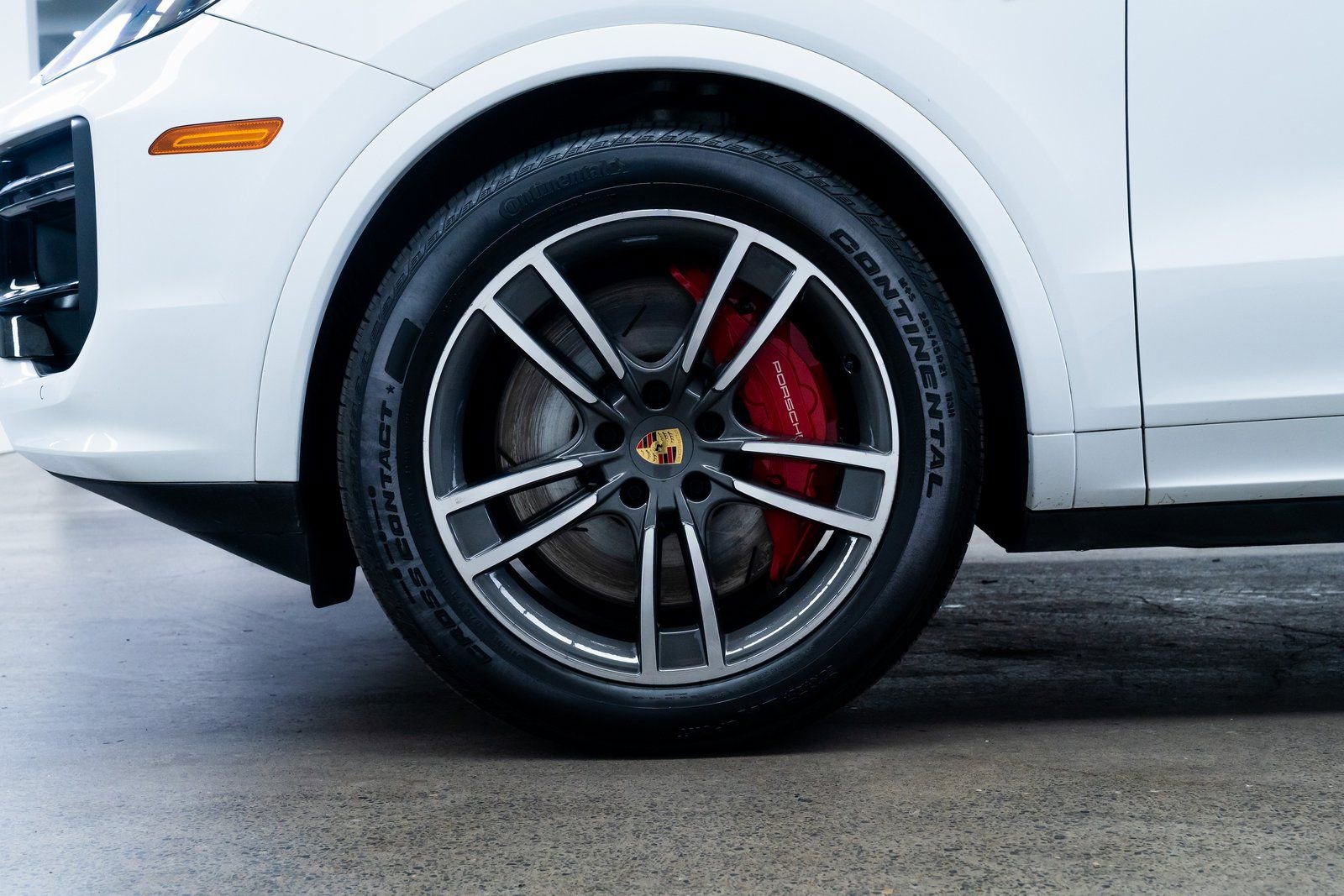 Used 2024 Porsche Cayenne Turbo AWD/4WD image 7