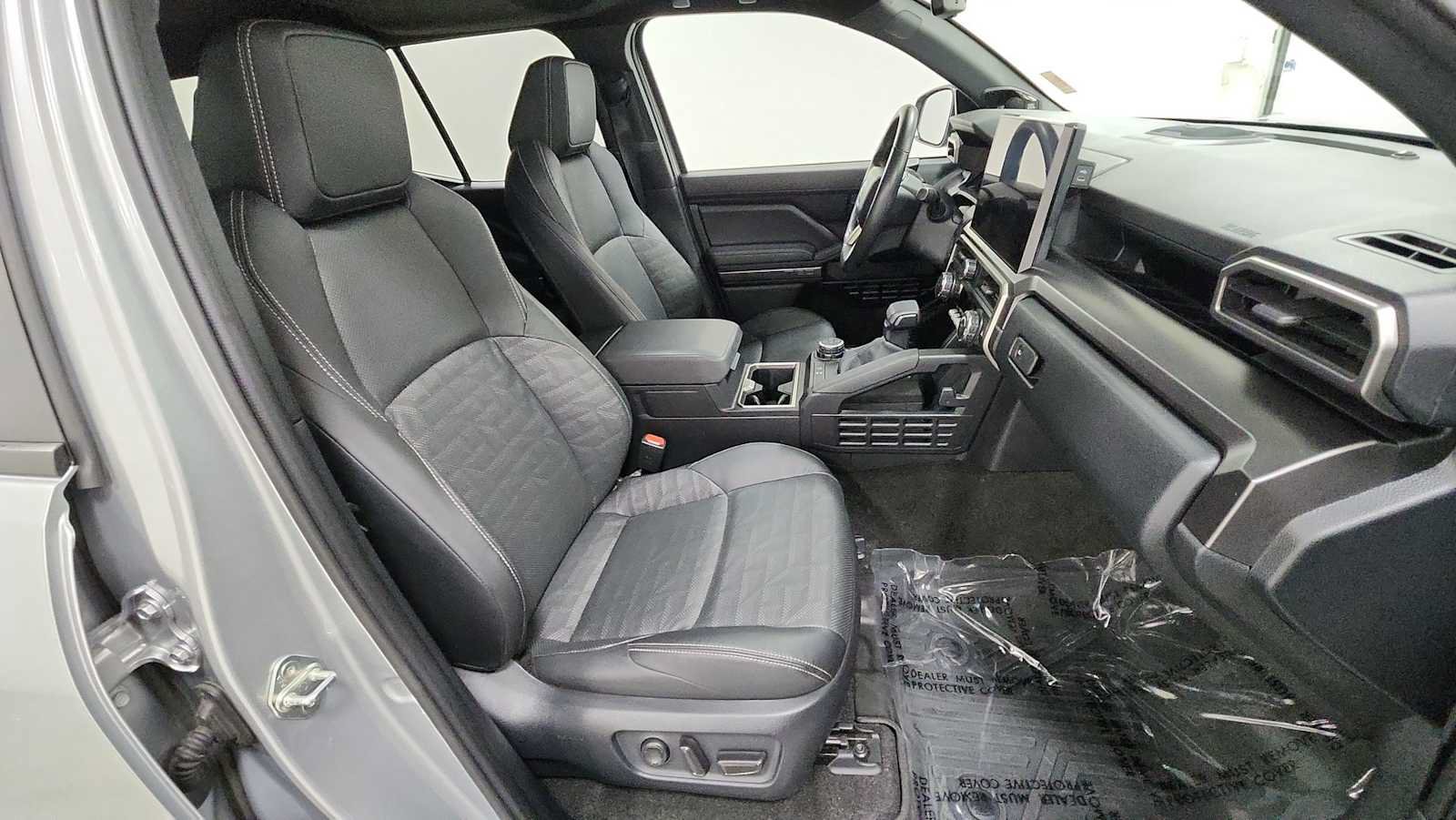 Certified 2025 Toyota 4Runner TRD Off-Road Premium AWD/4WD image 30