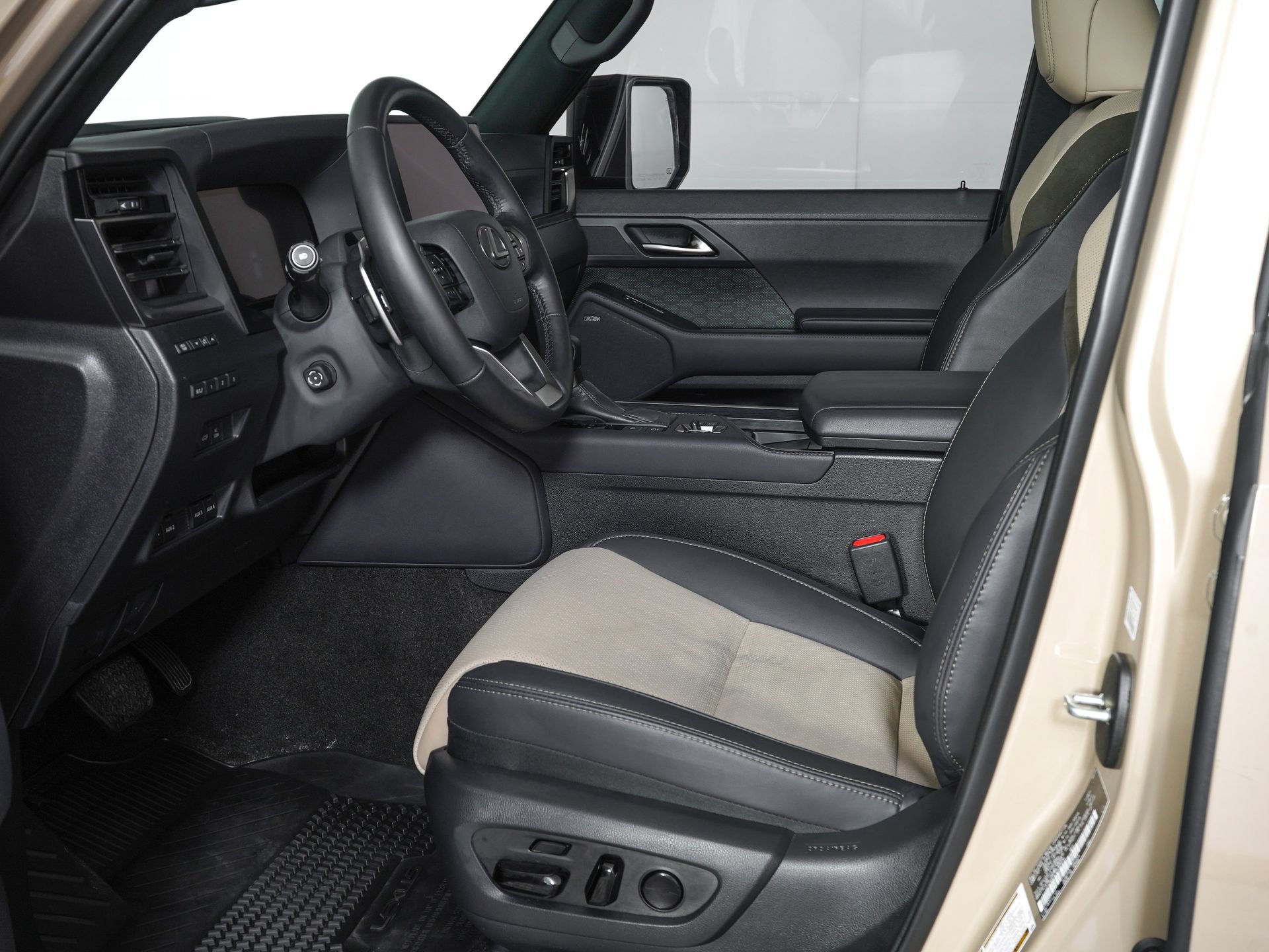 Used 2025 Lexus GX 550 AWD/4WD image 14