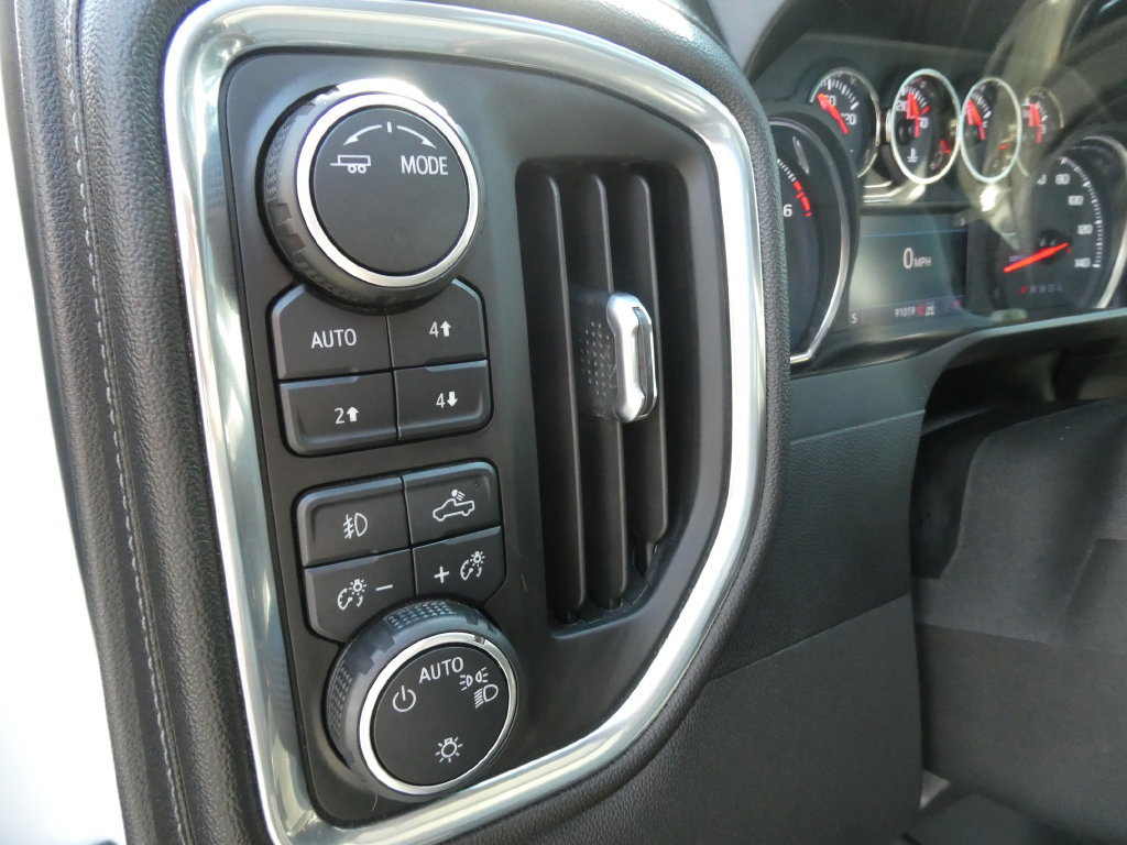 Used 2020 Chevrolet Silverado 1500 RST AWD/4WD image 25