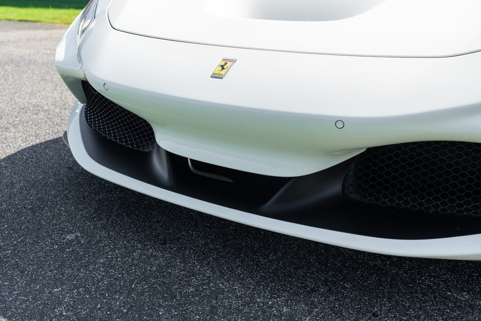 Used 2022 Ferrari F8 Tributo RWD image 24