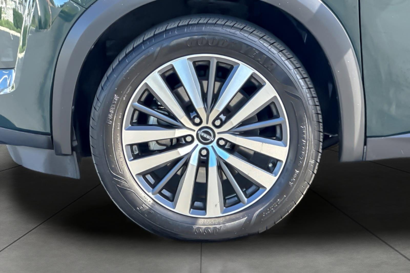 Used 2022 Nissan Pathfinder Platinum w/ Cargo Package image 27