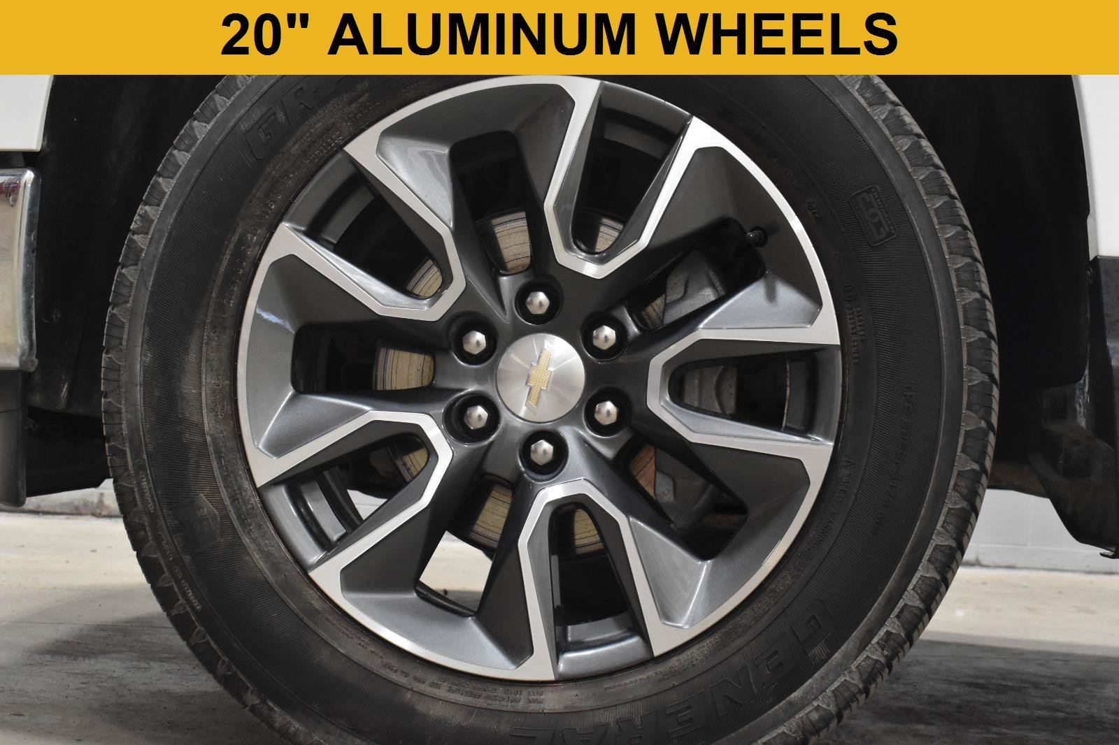 Used 2023 Chevrolet Silverado 1500 LT AWD/4WD image 4