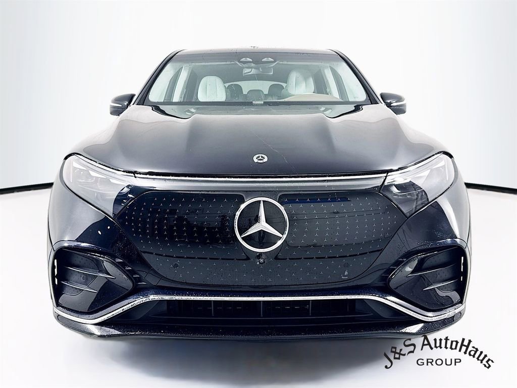 Used 2023 Mercedes-Benz EQS 580 4MATIC SUV image 2