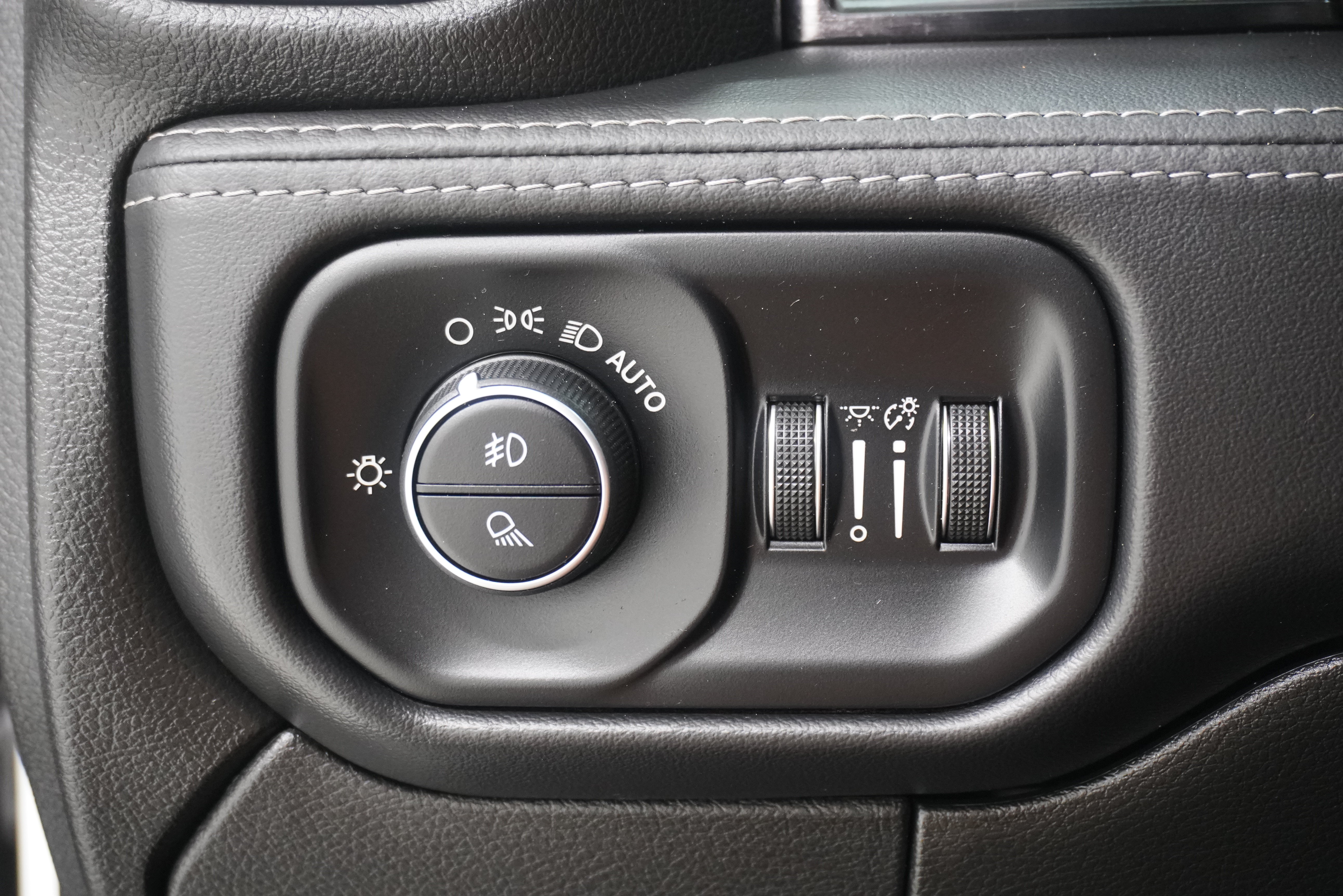 Used 2022 RAM 3500 Limited AWD/4WD image 32