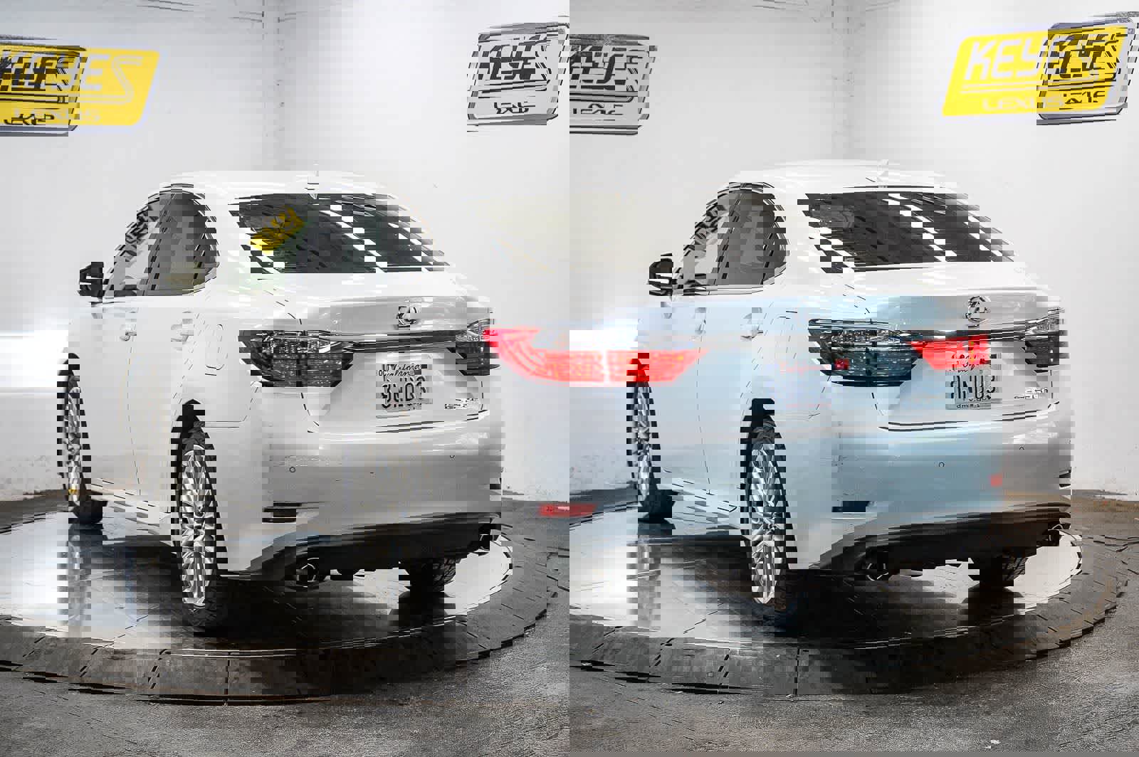 Used 2013 Lexus ES 350 w/ Luxury Pkg image 2