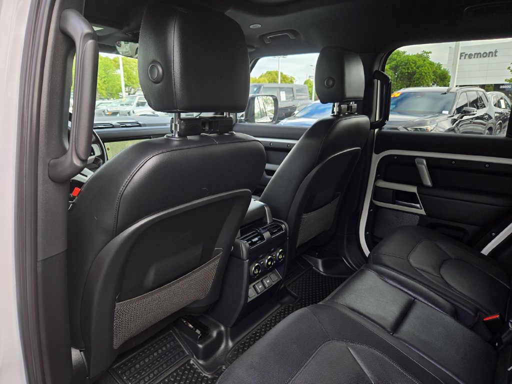 Used 2024 Land Rover Defender 110 X-Dynamic SE AWD/4WD image 14