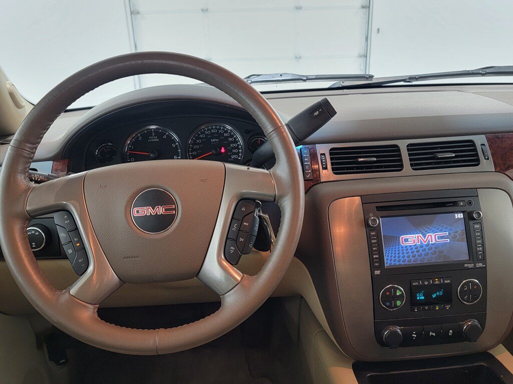Used 2014 GMC Yukon SLT w/ SLT Chrome Package AWD/4WD image 12