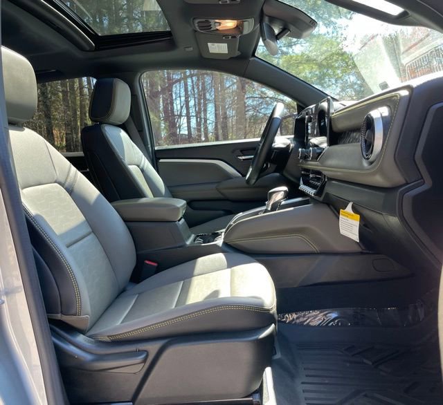 Used 2024 Chevrolet Colorado ZR2 w/ ZR2 Convenience Package III image 21