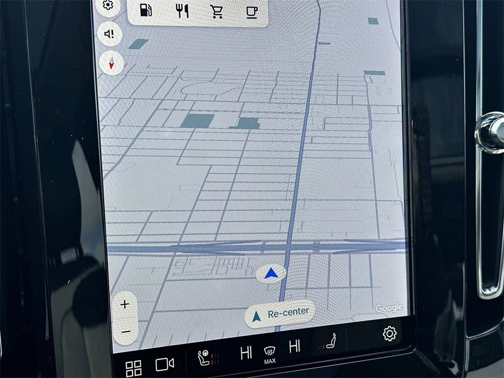 Used 2025 Volvo XC40 B5 Core image 27