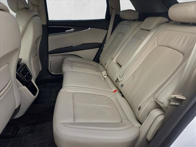 Used 2018 Lincoln MKX Reserve w/ Driver Assistance Package FWD image 26