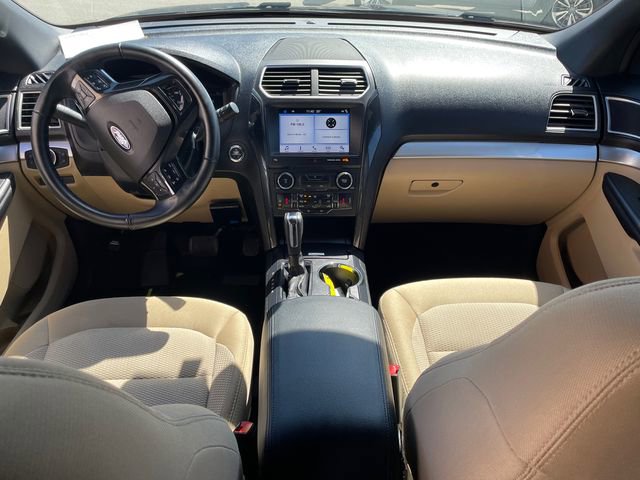 Used 2017 Ford Explorer XLT image 23