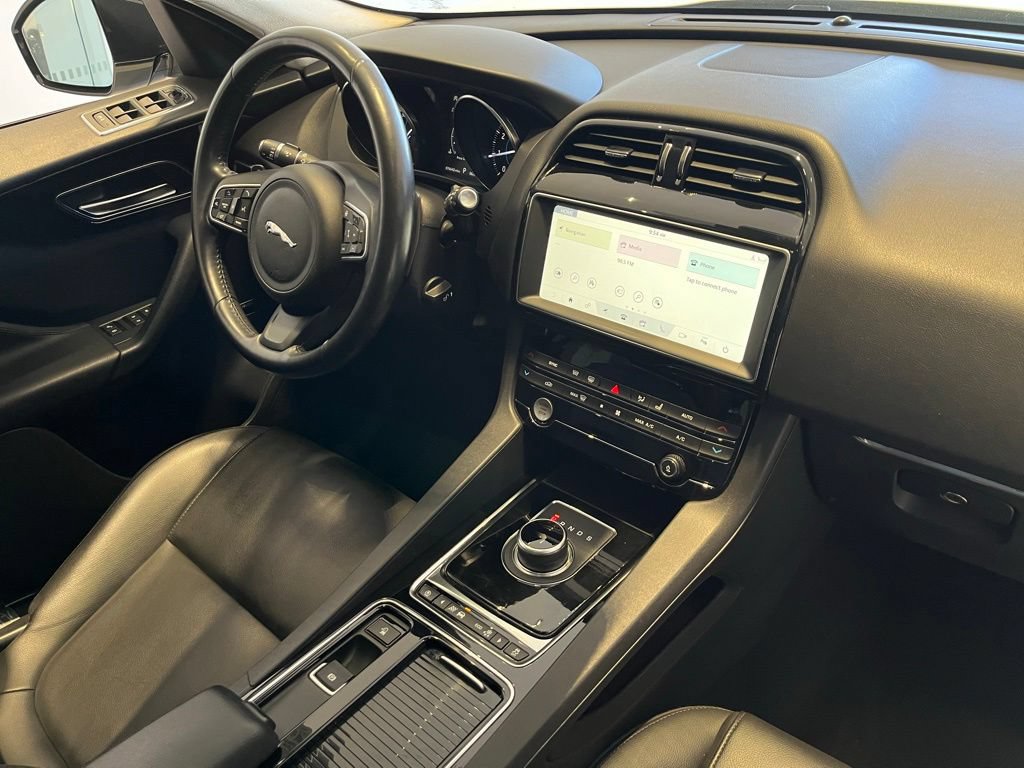 Used 2019 Jaguar F-PACE Premium AWD/4WD image 40