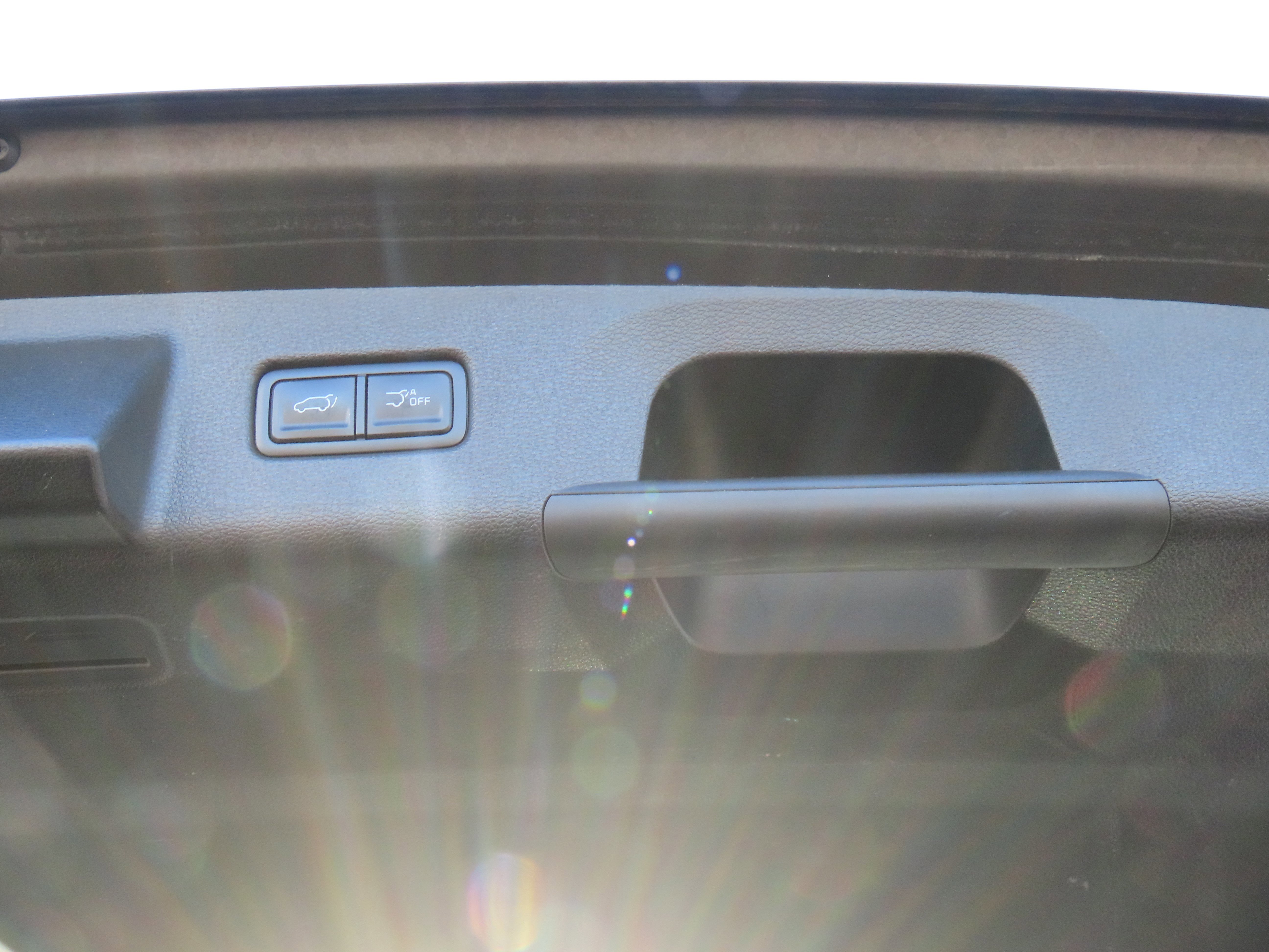 Used 2023 Kia Telluride EX w/ EX Captain's Chair Package image 18