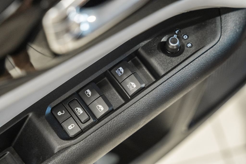 Used 2022 Jeep Compass Limited image 46