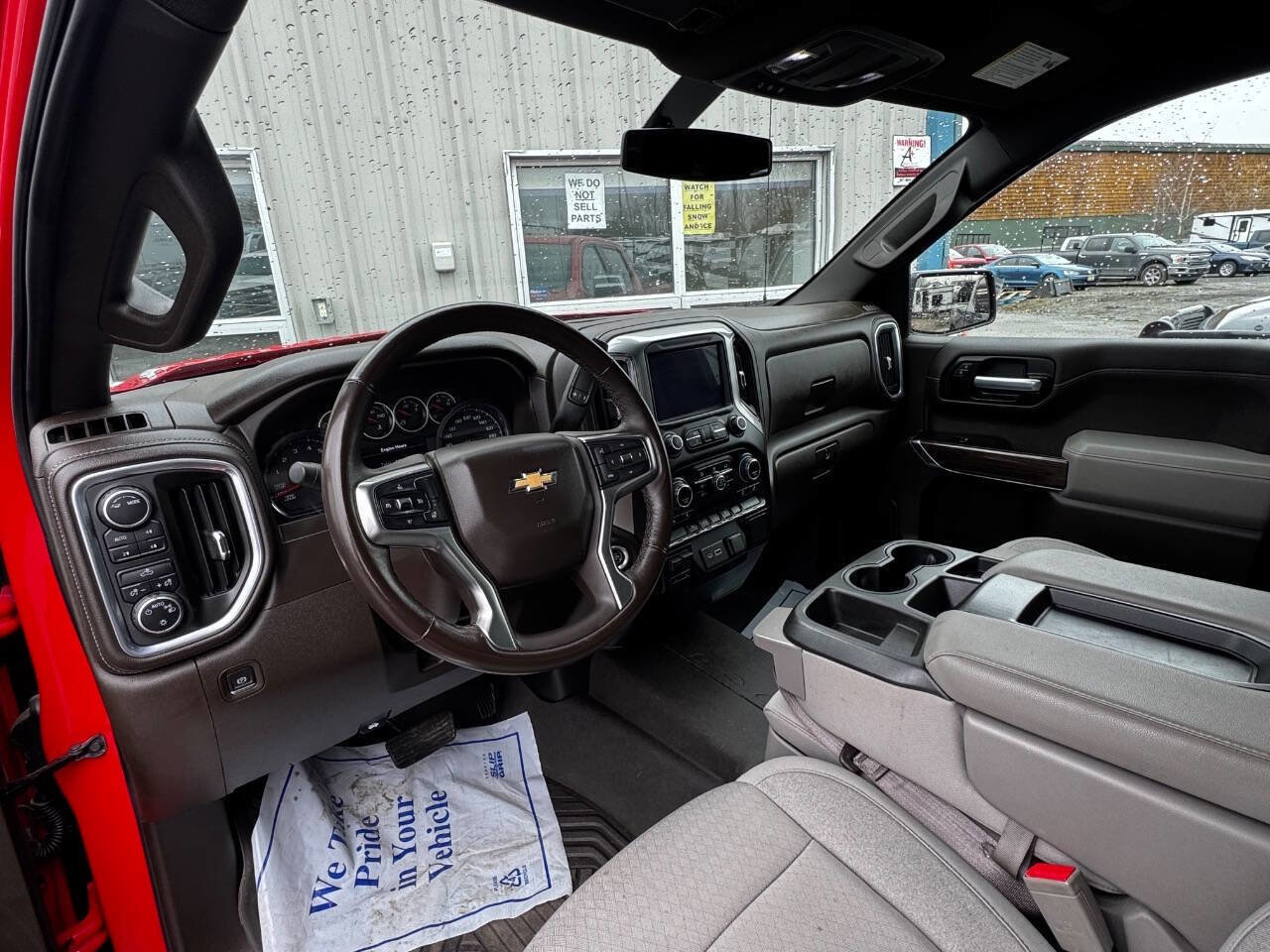 Used 2021 Chevrolet Silverado 1500 LT AWD/4WD image 6