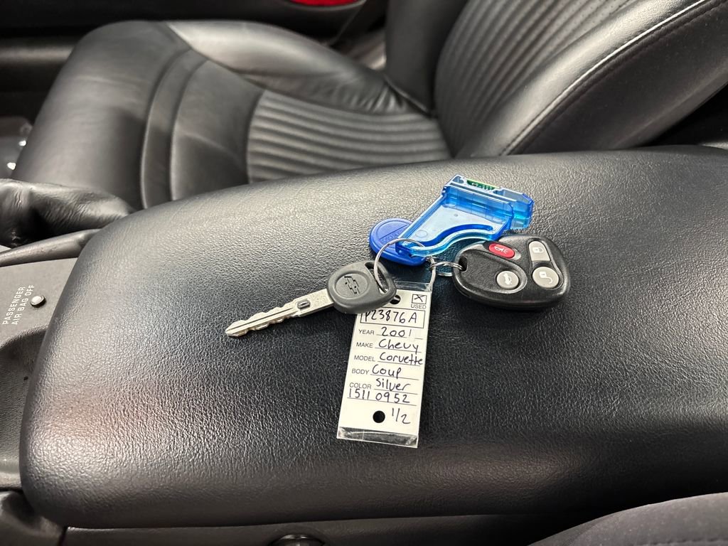 Used 2001 Chevrolet Corvette Coupe w/ Preferred Equipment Group1 image 29