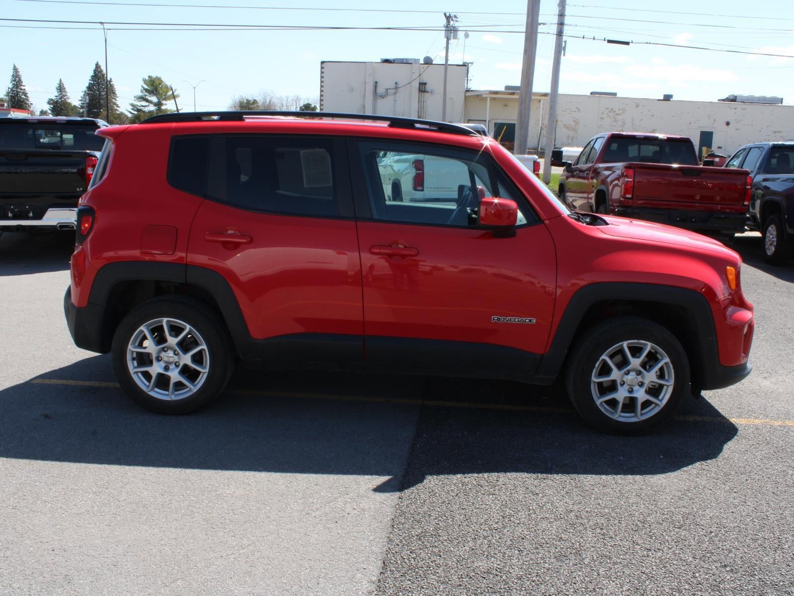 Used 2021 Jeep Renegade Latitude w/ Convenience Group AWD/4WD image 4