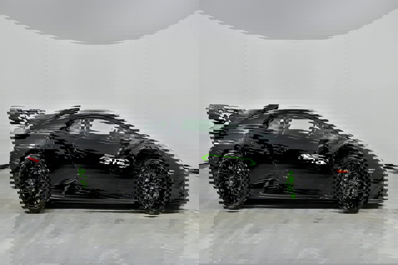 Used 2022 Lamborghini Huracan STO image 14